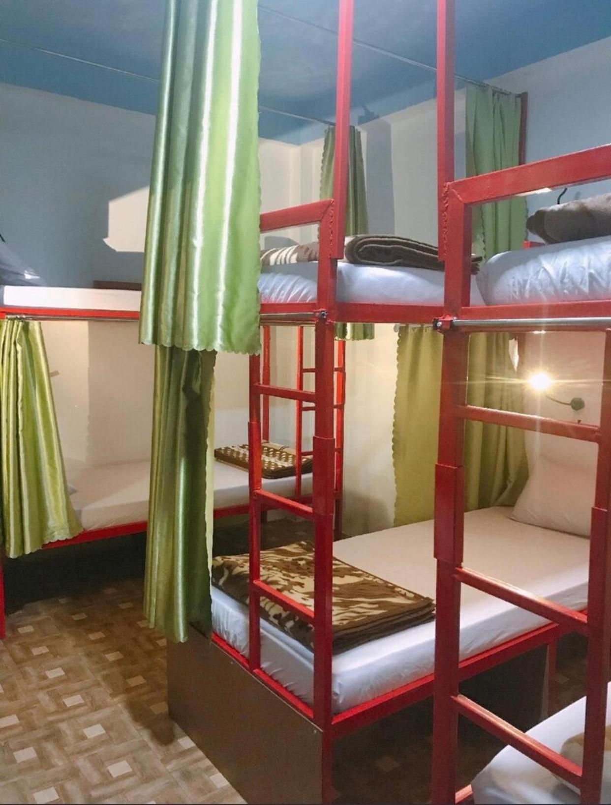 Vang Vieng Ruby Backpackers Hostel Екстер'єр фото
