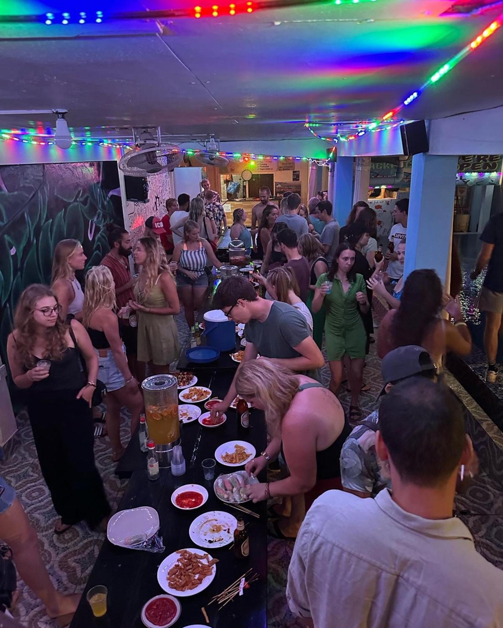 Vang Vieng Ruby Backpackers Hostel Екстер'єр фото